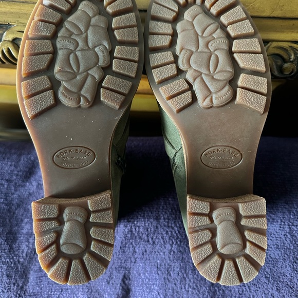 NWT Kork-Ease Green Dee Suede Ankle Boot - Picture 6 of 7